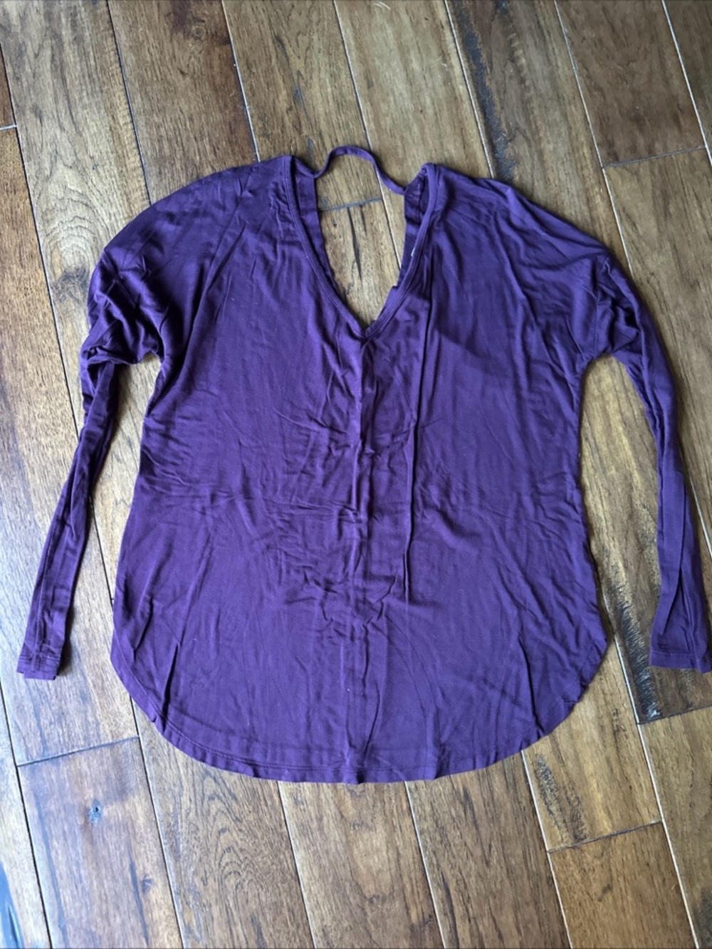 GAP Long Sleeve V-Neck Top in Plum